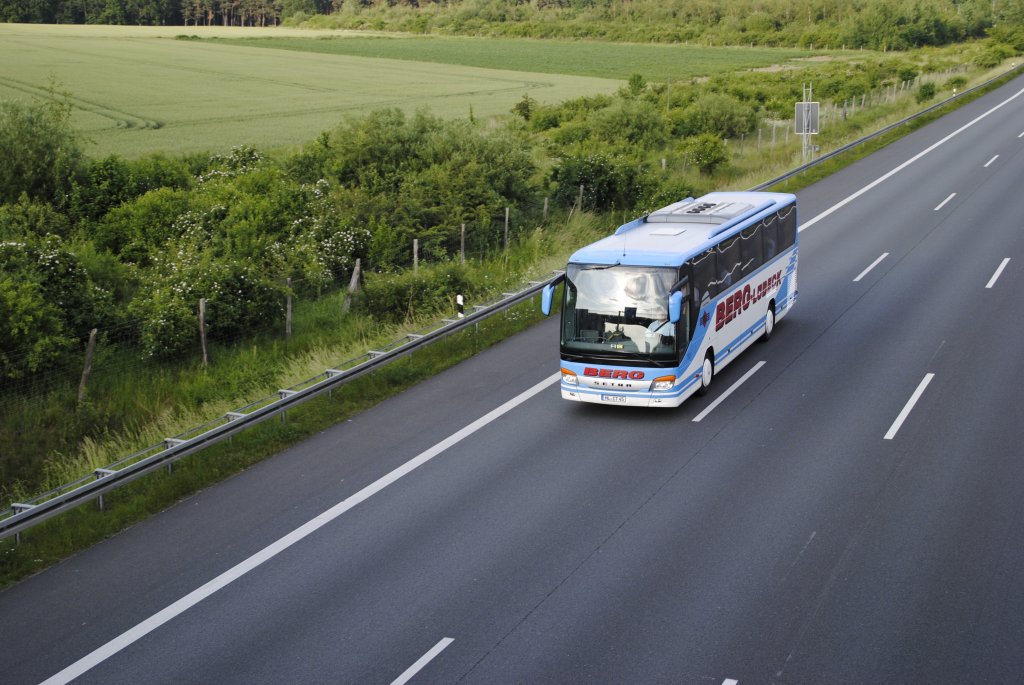 Setra Reisebus, auf der A2/Lehrte am 09.06.2010