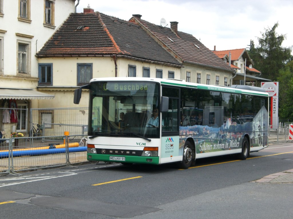 Setra S 300er-Serie NF auf der Linie C nach Meißen Buschbad am Bahnhof Meißen.(25.7.2011)