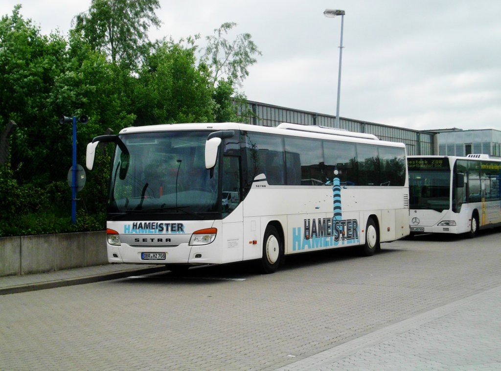 Setra S 400 abgestellt am ZOB Rostock.(3.6.2013) 