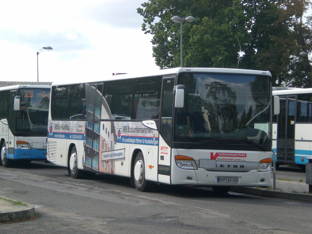 Setra S 400er-Serie am ZOB/Bahnhof.