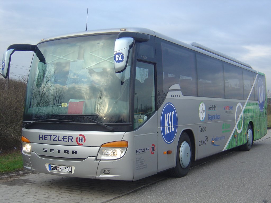 Setra S 415 GT  Hetzler , Mannschaftsbus fr den Karlsruher SC (Damen-Mannschaft), Stutensee 02.03.2010