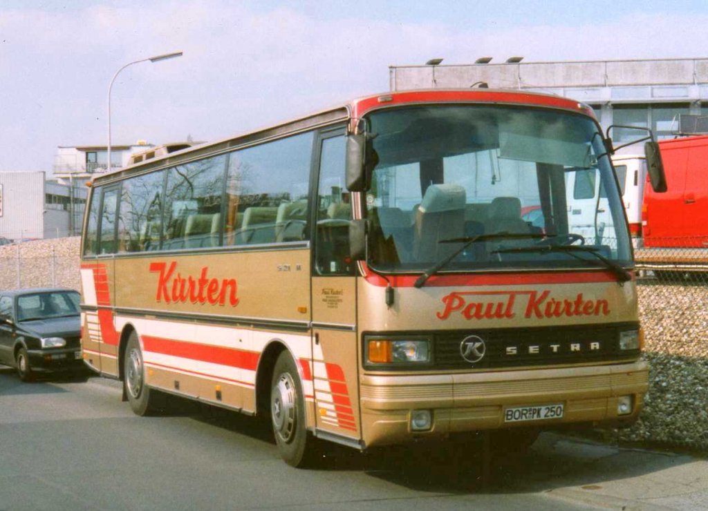Setra S211 H, aufgenommen im April 1996 in der Rosemeyerstrasse in Dortmund