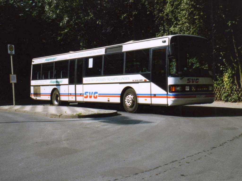 Setra S215 NR der Schaumburger Verkehrsgesellschaft, aufgenommen im August 1997 am Busbahnhof in Rinteln.