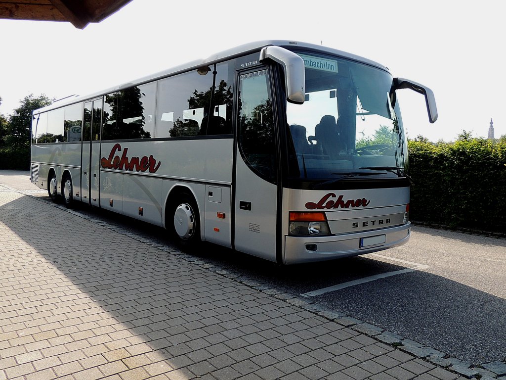 SETRA S317UL, steht in Simbach/Inn fr die nchste Fahrt bereit; 130607