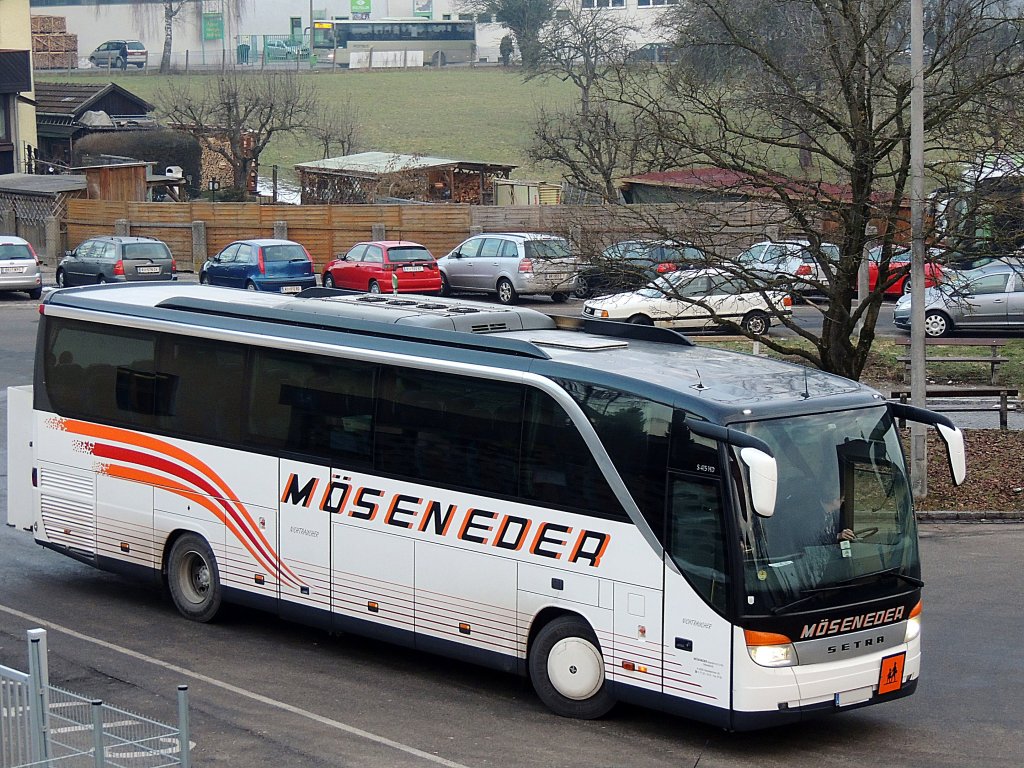 SETRA S415-HD von Mseneder hat Schler zum Bahnhof Ried i.I. gebracht; 130308
