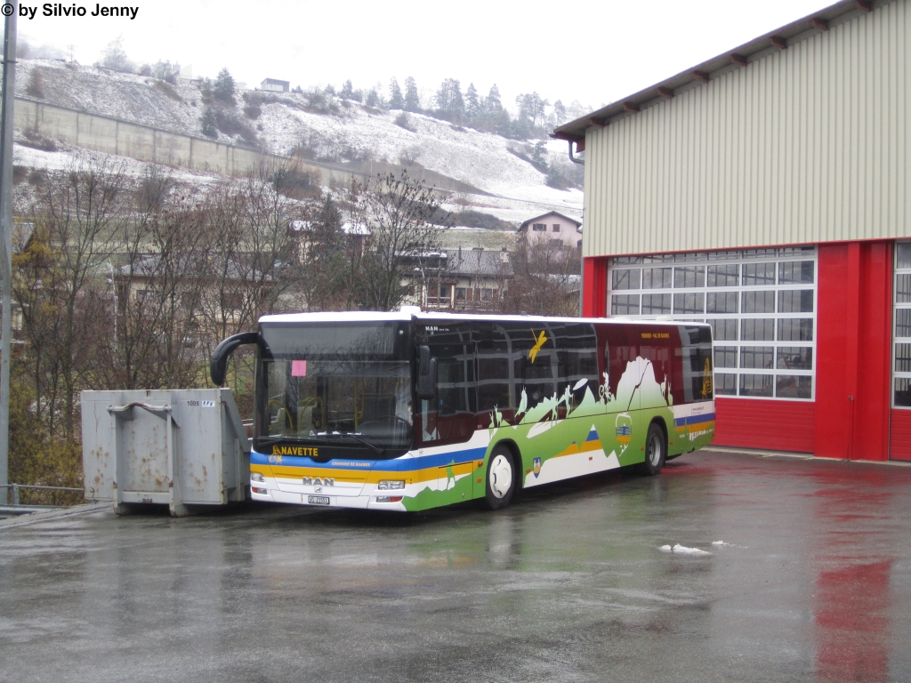 Skibus Verbier (Postauto)/PU TMR Nr. 107 (MAN A21 Lion's City) am 28.11.2012 beim Depot Orsires.