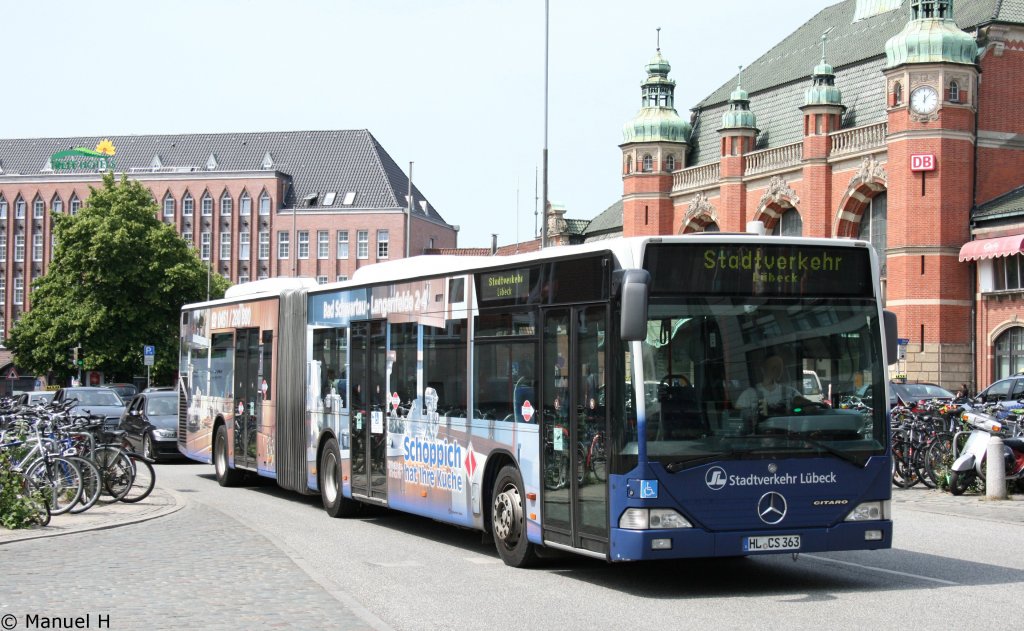 SL 363 (HL CS 363).
Der Bus macht Werbung fr Schppich Kchen.
Lbeck HBF, 1.7.2010.