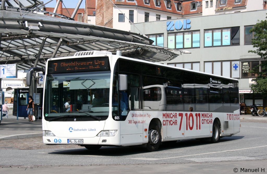 SL 605 (HL SL 605) macht Werbung fr Minicar/Citycar.
Lbeck ZOB, 1.7.2010.