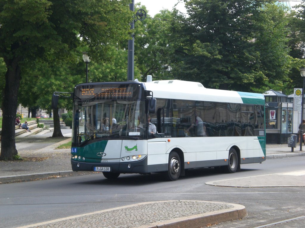 Solaris Alpino auf der Linie 603 nach Nauener Vorstadt Hhenstrae an der Haltestelle Platz der Einheit/West.