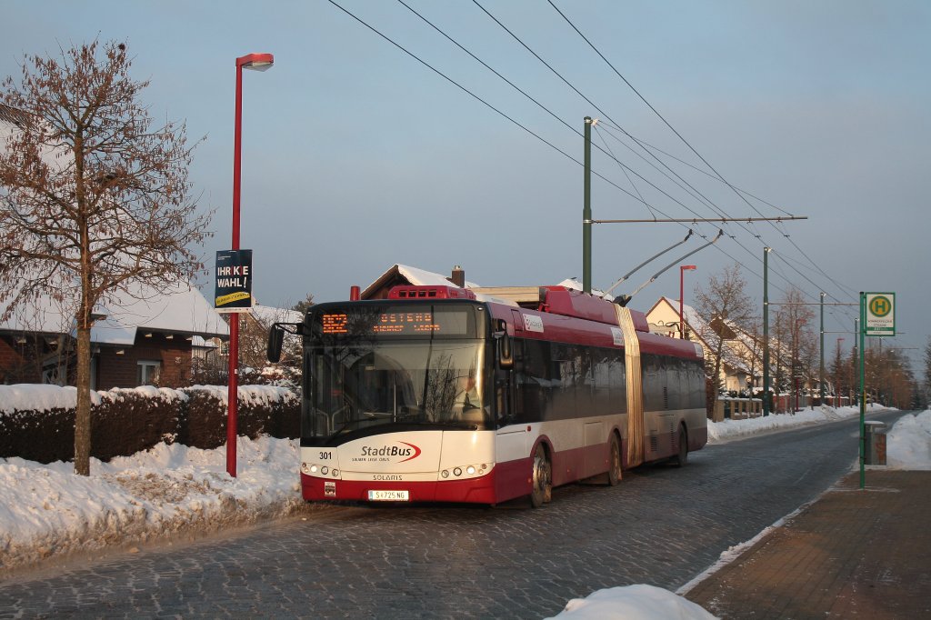 Solaris Trollino 18AC 301 aus Salzburg bei Testfahrten in Eberswalde.
Hier am 20.01.2010 in Ostend.