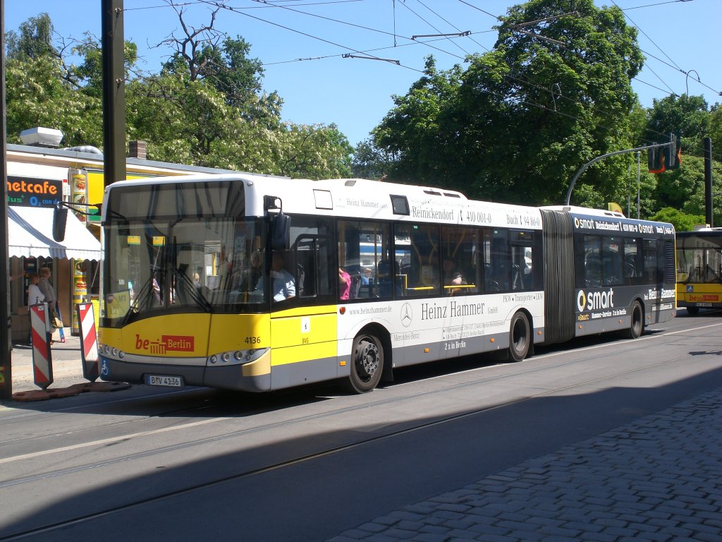 Solaris Urbino als SEV fr die Straenbahnlinie M1 und die U-Bahnlinie 2 zwischen Pankow Kirche und U-Bahnhof Senefelder Platz.