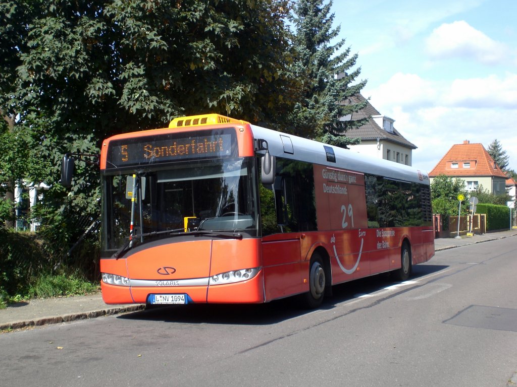 Solaris Urbino auf Betriebsfahrt an der Haltestelle Meusdorf.
