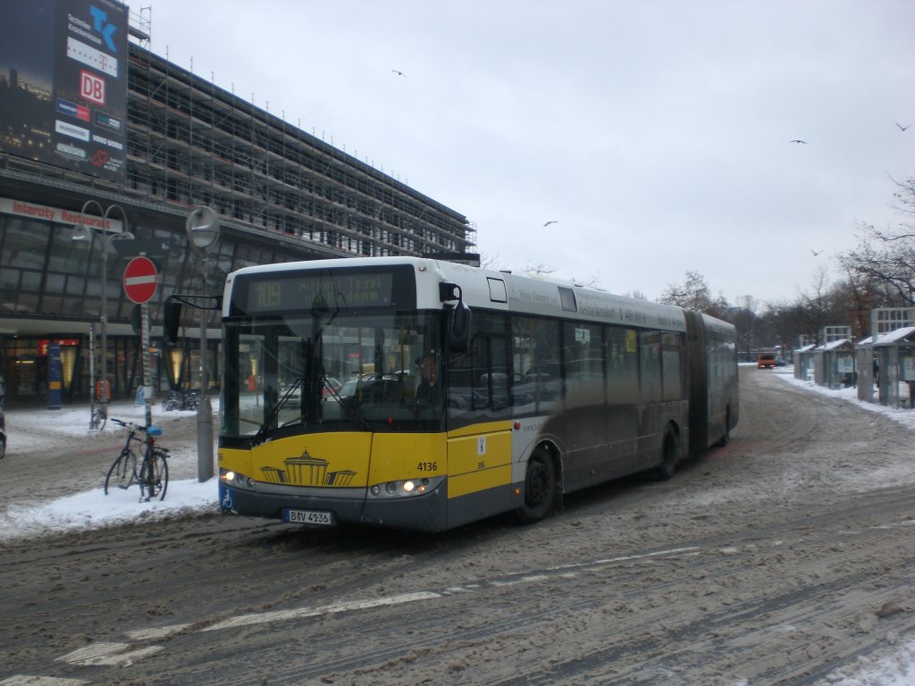 Solaris Urbino auf der Linie 109 nach Flughafen Tegel am S+U Bahnhof Zoologischer Garten.