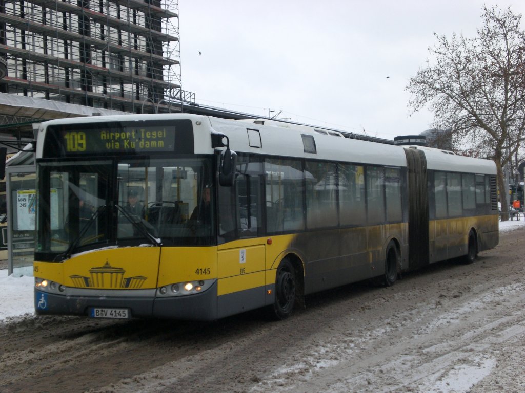 Solaris Urbino auf der Linie 109 nach Flughafen Tegel am S+U Bahnhof Zoologischer Garten.