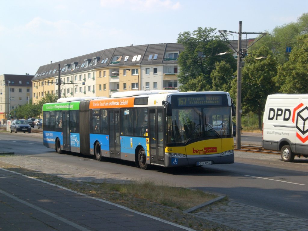 Solaris Urbino auf der Linie 167 nach Kpenick Mggelschlchenweg nahe der Haltestelle Kpenick Pablo-Neruda-Strae.