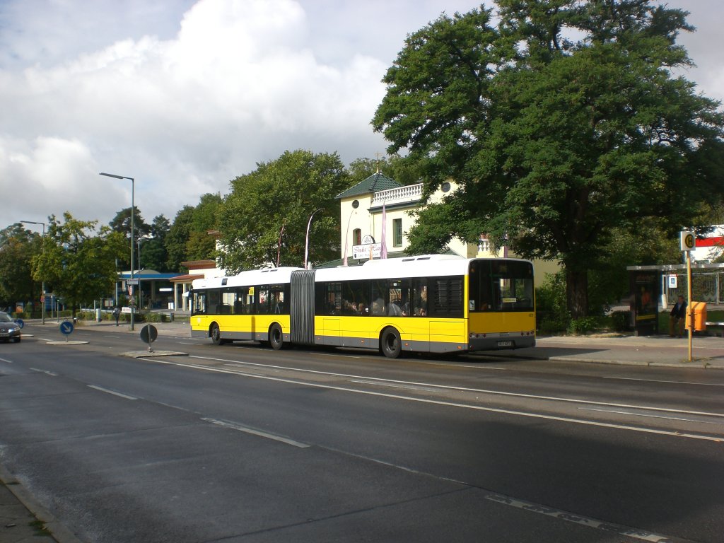 Solaris Urbino auf der Linie 316 nach Potsdam Glienicker Brcke an der Haltestelle Wannsee Wernerstrae.