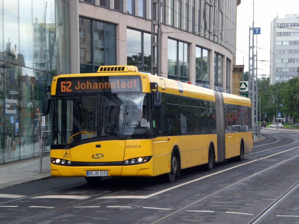 Solaris Urbino auf der Linie 62 nach Johannstadt an der Haltestelle Prager Strae.