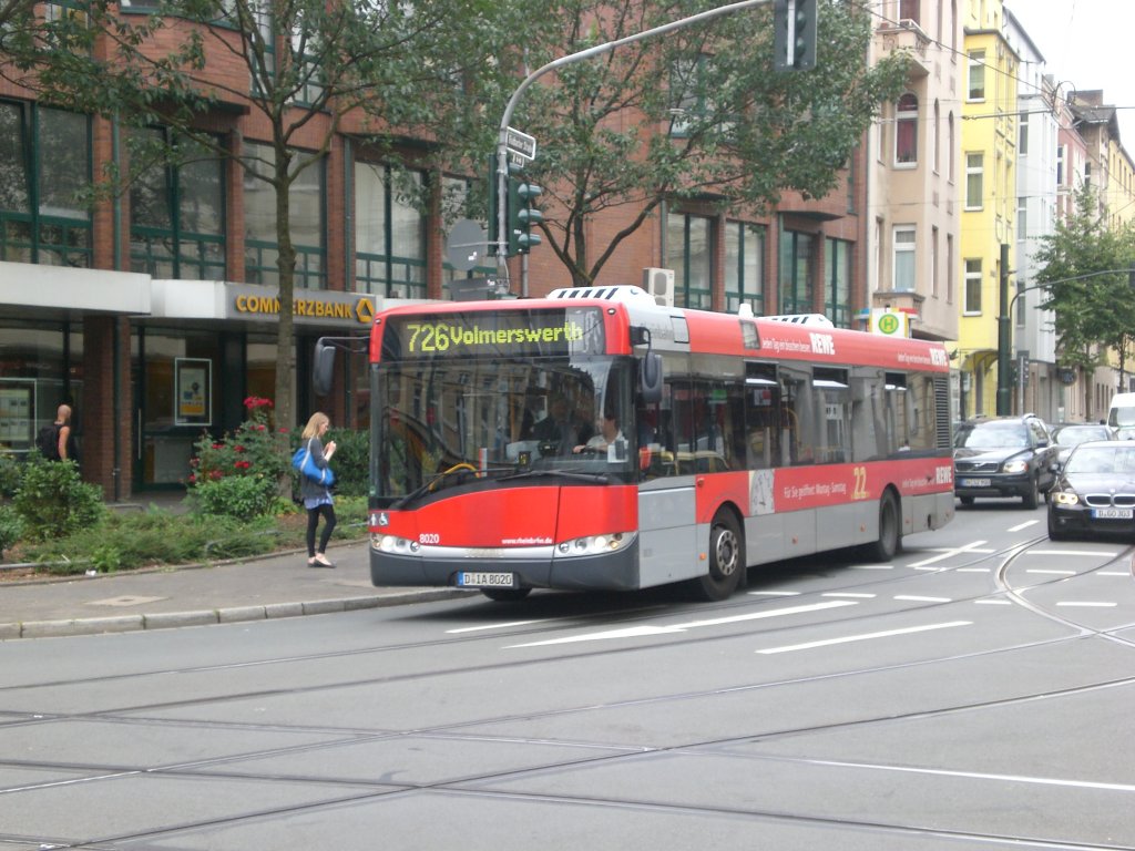 Solaris Urbino auf der Linie 726 nach Dsseldorf Volmerswerth an der Haltestelle Dsseldorf Bilker Kirche.(2.7.2012)
 
