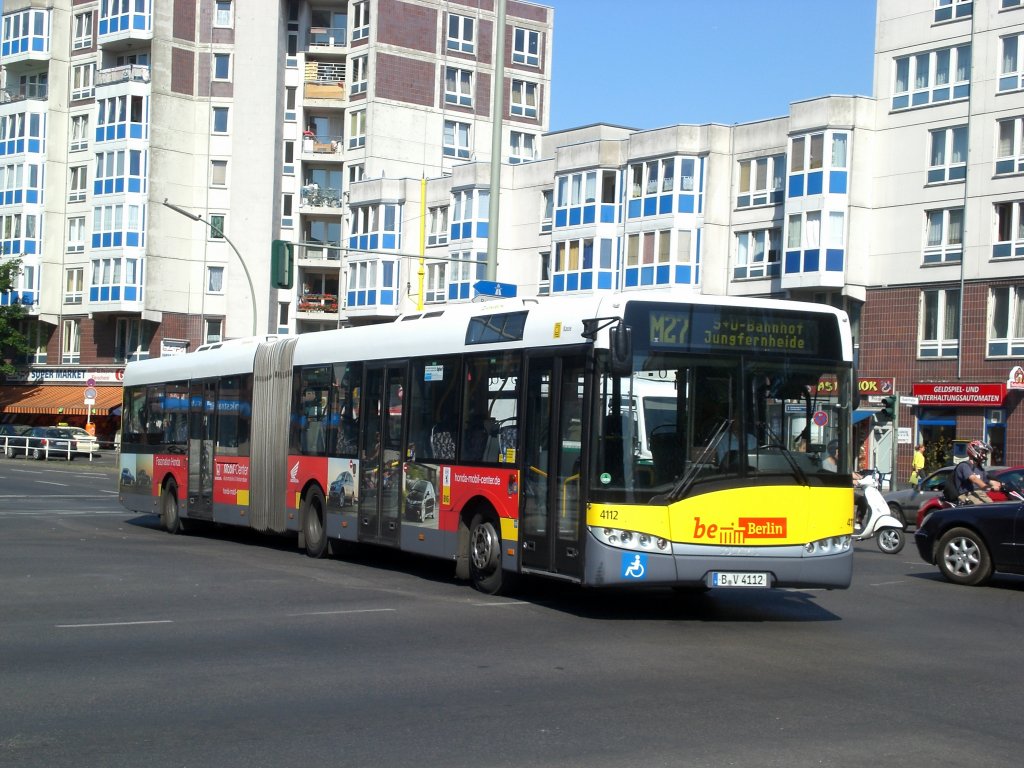 Solaris Urbino auf der Linie M27 nach S+U Bahnhof Jungfernheide am U-Bahnhof Pankstrae.