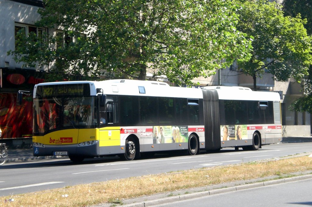 Solaris Urbino auf der Linie M27 nach S+U Pankow am U-Bahnhof Pankstrae.