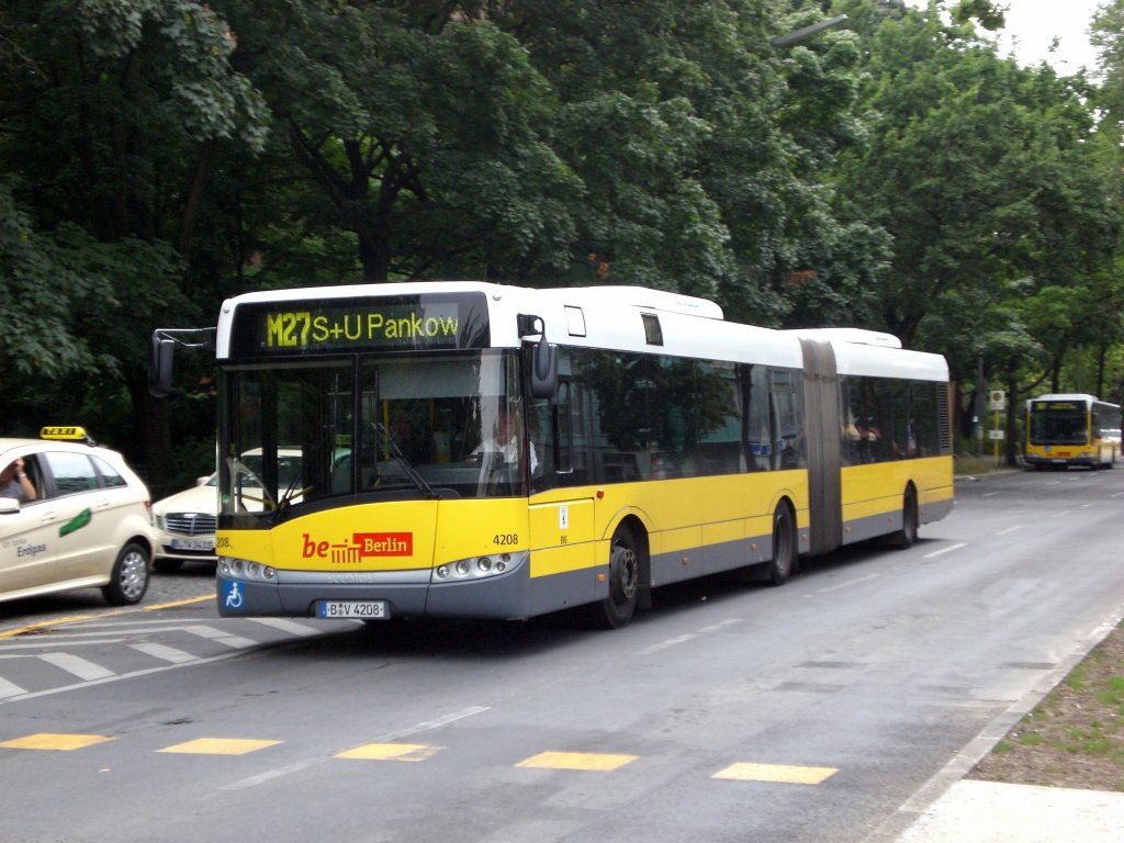 Solaris Urbino auf der Linie M27 nach S+U Bahnhof Pankow am U-Bahnhof Turmstrae.