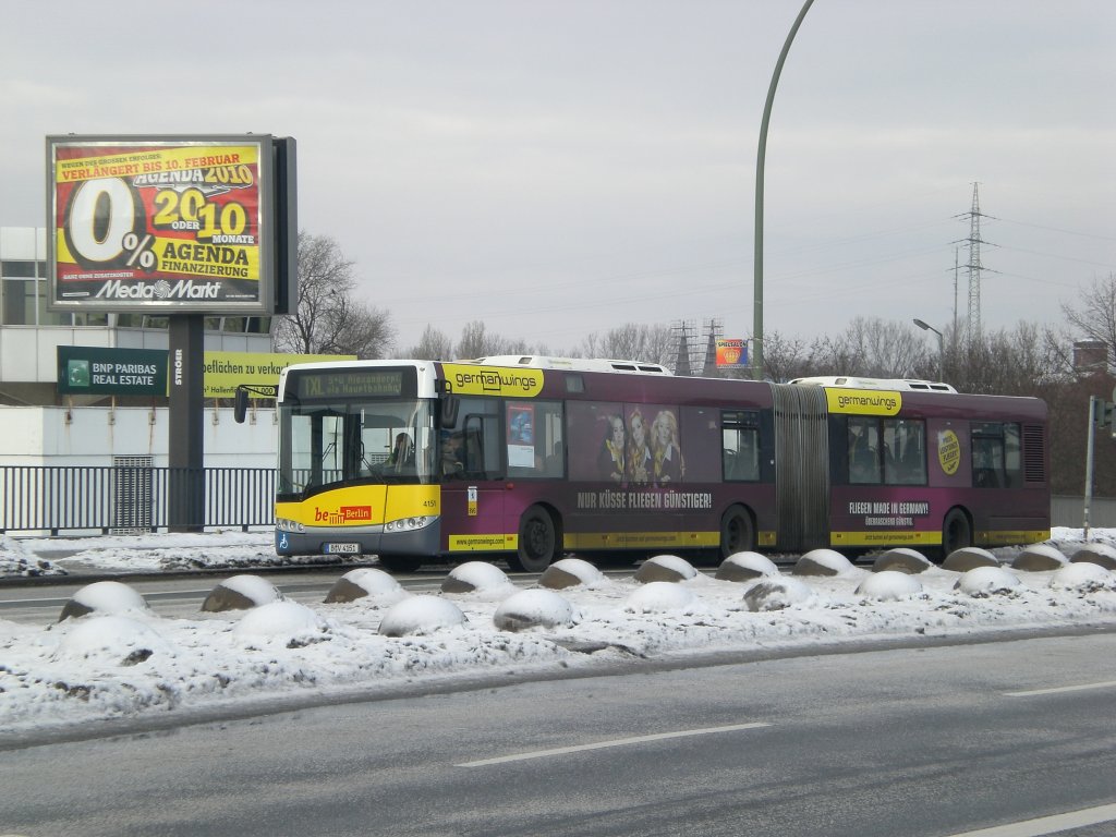 Solaris Urbino auf der Linie TXL nach S+U Bahnhof Alexanderplatz am S-Bahnhof Beusselstraße.