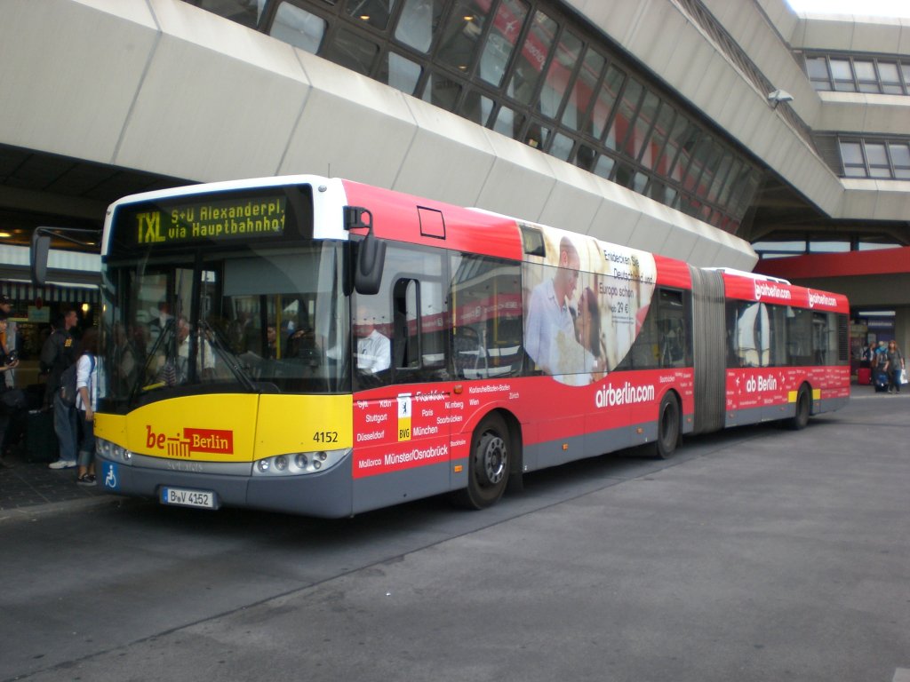 Solaris Urbino auf der Linie TXL nach S+U Bahnhof Alexanderplatz am Flughafen Tegel.