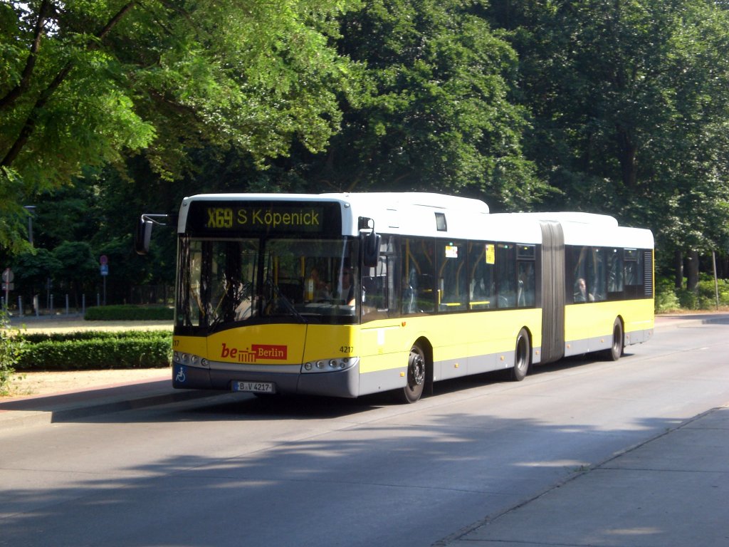 Solaris Urbino auf der Linie X69 nach S-Bahnhof Kpenick an der Haltestelle Krankenhaus Kpenick/Besuchereingang.