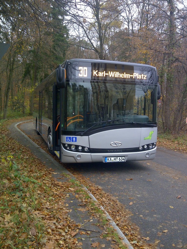Solaris Urbino der Fa. Hagro Transbus, einer Tochter der Eberhardt Reisen, in Karlsruhe-Waldstadt. Im November 2012 wurden drei neue Solaris Urbino 12 beschafft die vornehmlich im Stadtgebiet Karlsruhe im Auftrag der VBK verkehren.