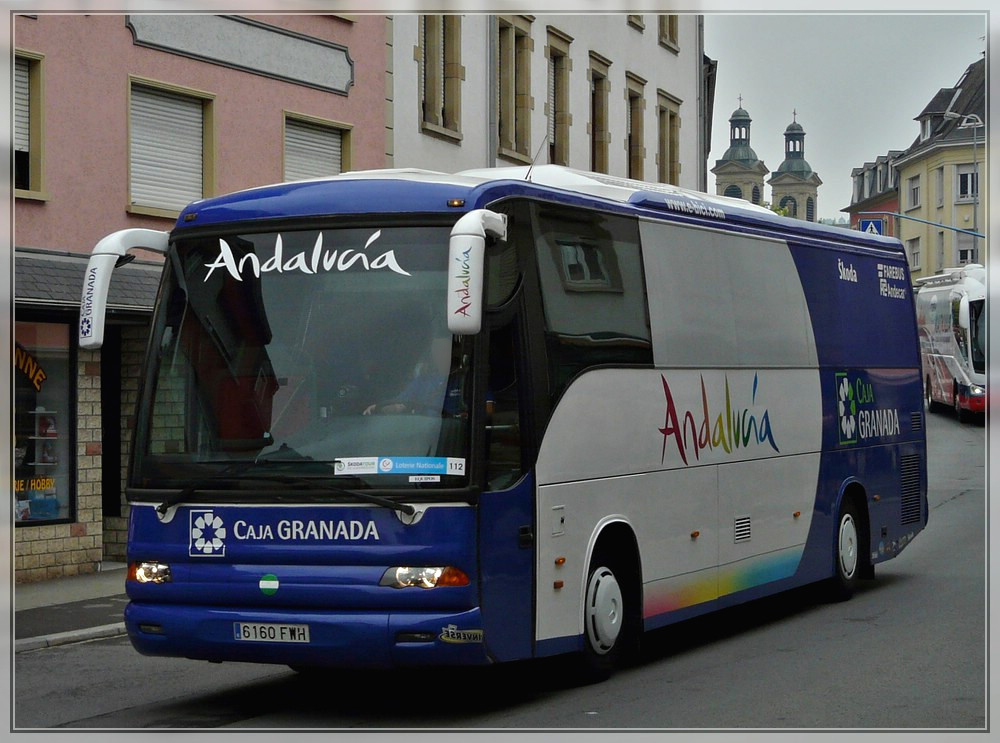 Spanischer Radfahrermanschaftsbus Noge Touring der  Andalucia-Caja Granada  Gruppe aufgenommen bei der Skoda Tour de Luxemburg in Mersch am 05.06.2011.