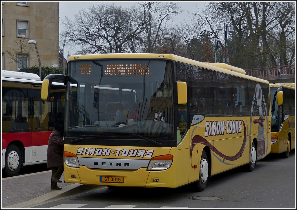 (ST 3015)  Setra S 415 UL der Busfirma Simon Tours aus Ptange aufgenommen am Bahnhof von Bettemburg am 05.04.2013.