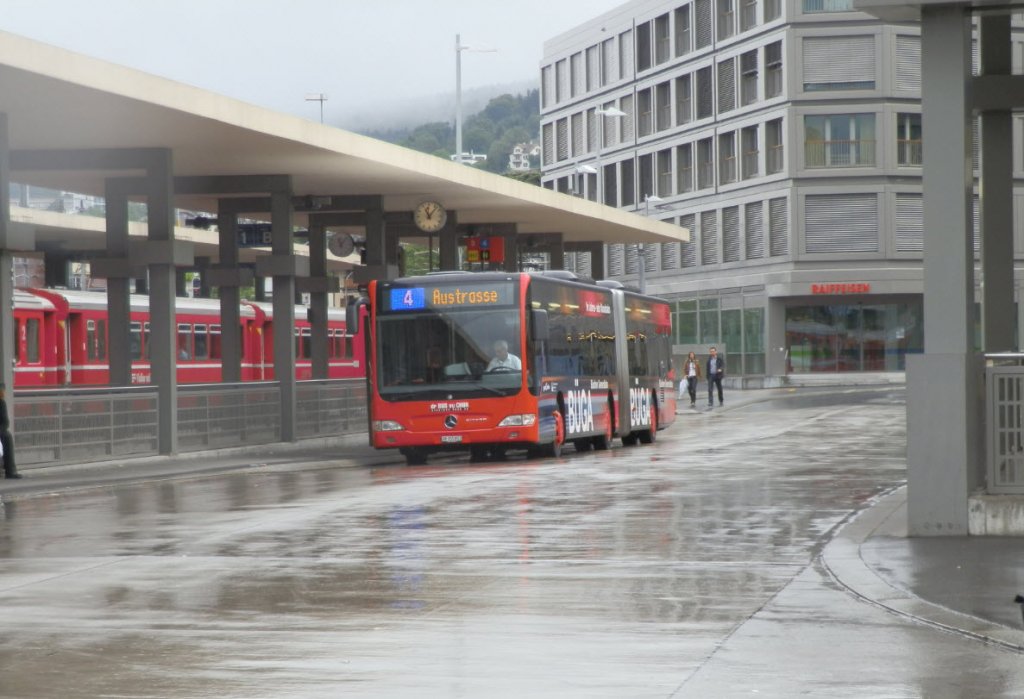 Stadtbus Chur bei starkem Regen am Bahnhof Juni 2011