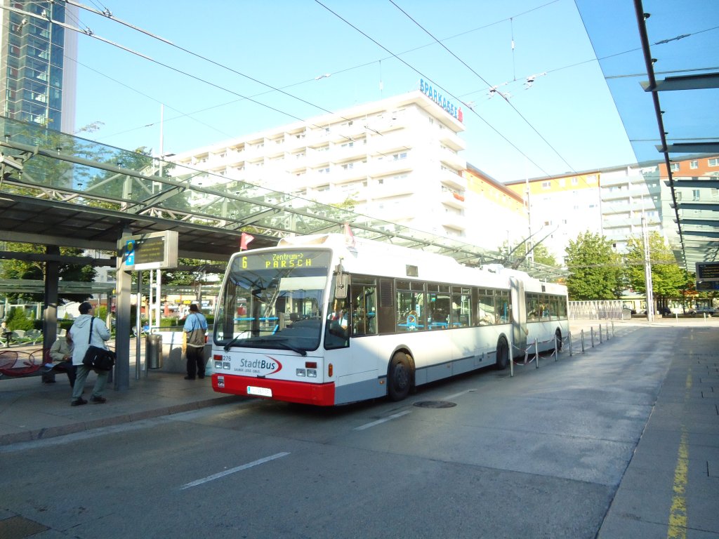 StadtBus Salzburg Nr. 276/S 367 JP Van Hool Gelenktrolleybus am 8. August 2010 Salzburg, Bahnhof