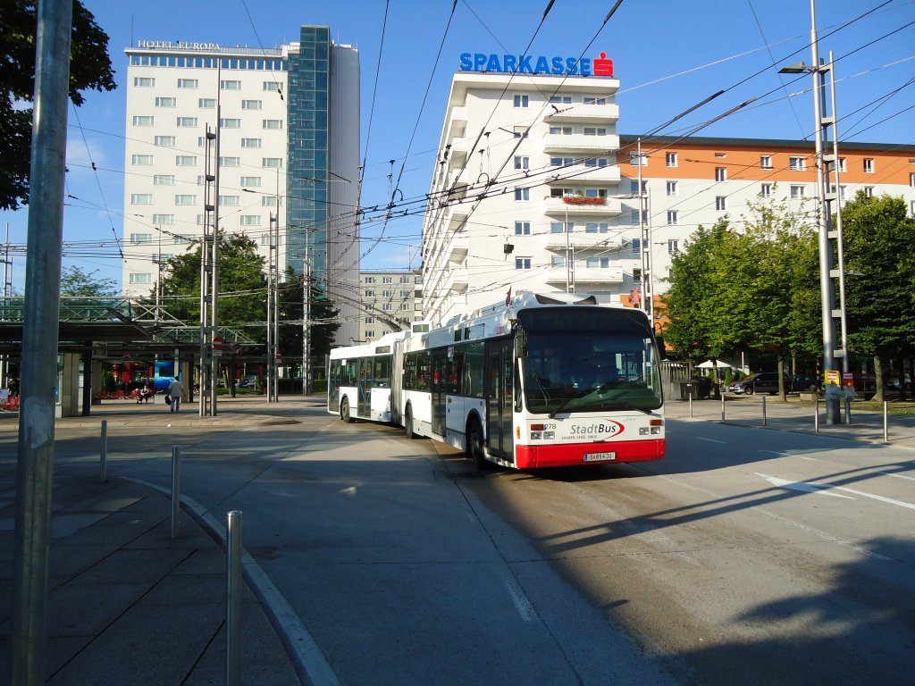 StadtBus Salzburg Nr. 278/S 654 JG Van Hool Gelenktrolleybus am 8. August 2010 Salzburg, Bahnhof