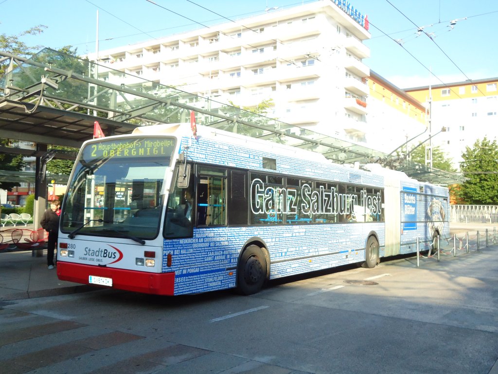 StadtBus Salzburg Nr. 280/S 614 JH Van Hool Gelenktrolleybus am 8. August 2010 Salzburg, Bahnhof