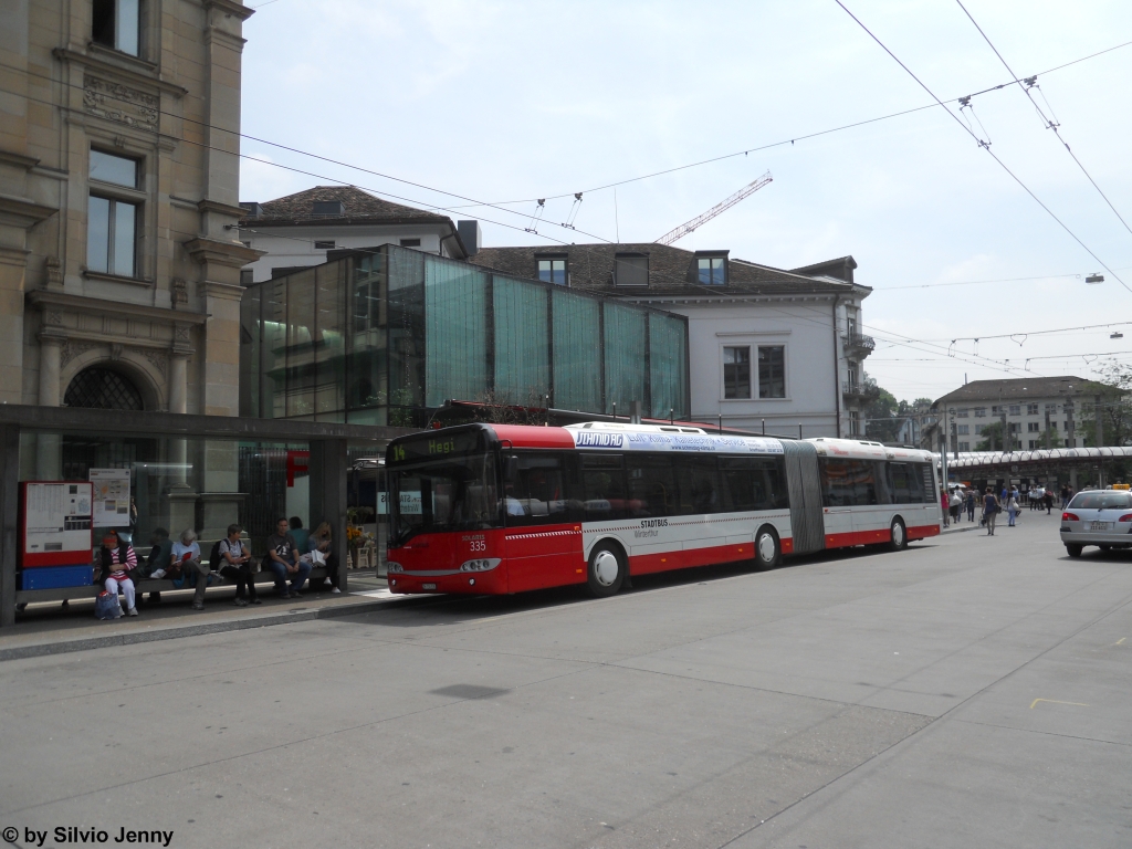 Stadtbus Winterthur Nr. 335 (Solaris Urbino 18) am 4.7.2012 beim Hauptbahnhof. Die Linie 14 ist eine von zwei Linien, die durch dem Umbau des Bahnhofplatzes die herkmmliche Haltekannte sowie Linienfhrung behalten konnte.