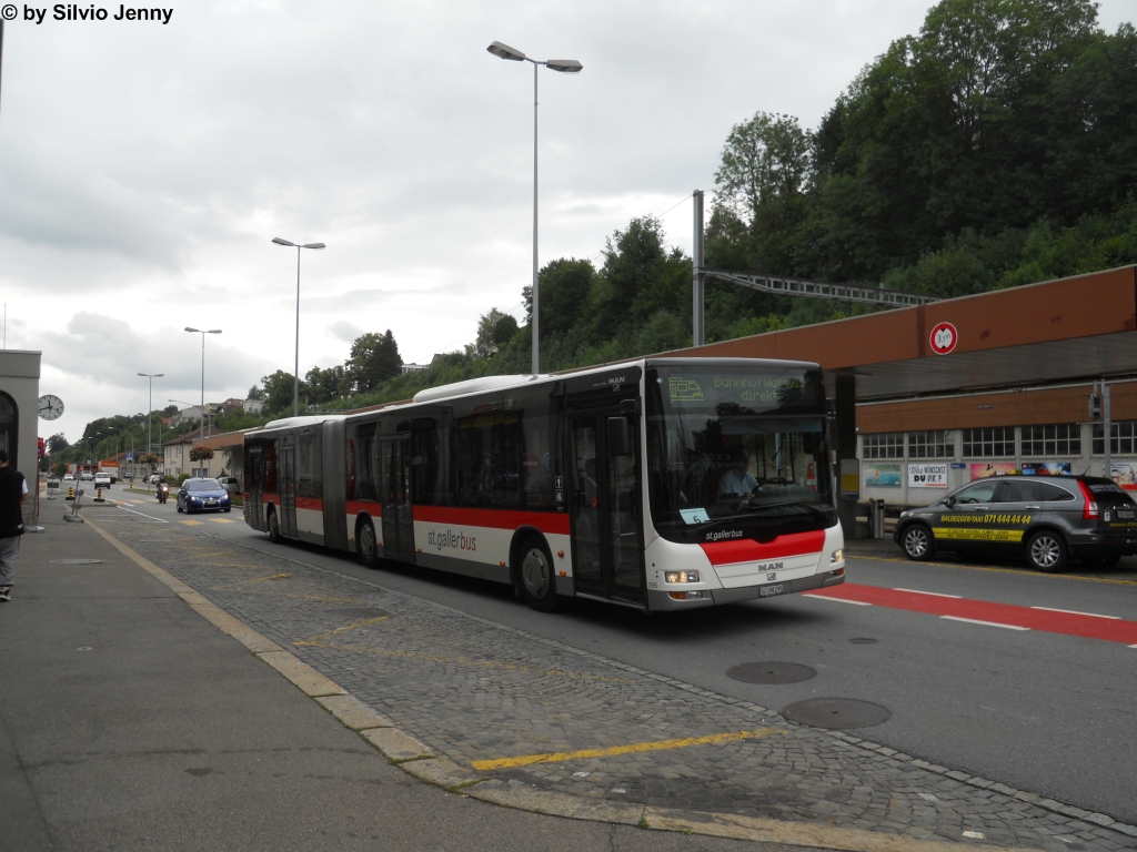 St.Gallerbus Nr. 295/6 (MAN A23 Lion's City GL) am 20.7.2012 in Herisau als Bahnersatz nach Wattwil.