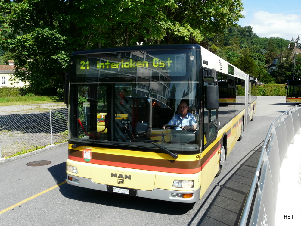 STI - MAN Nr.90  BE 572090 auf der Linie 21 nach Interlaken unterwegs in Thun am 07.08.2010