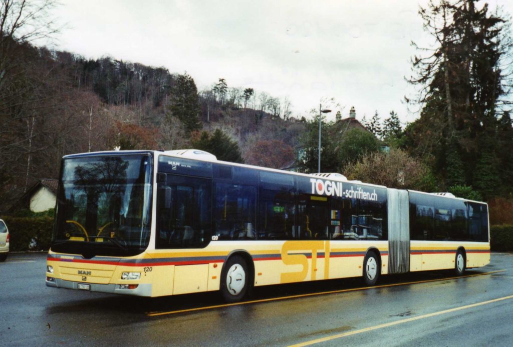 STI Thun Nr. 120/BE 700'120 MAN am 25. Dezember 2009 Thun, Schiffländte
