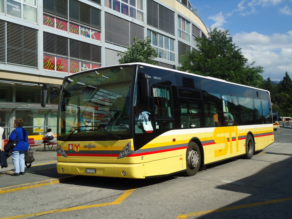 STI Thun Nr. 5/BE 102'205 Van Hool (ex Moser, Teuffenthal; ex Burri, Teuffenthal) am 4. September 2010 Thun, Bahnhof