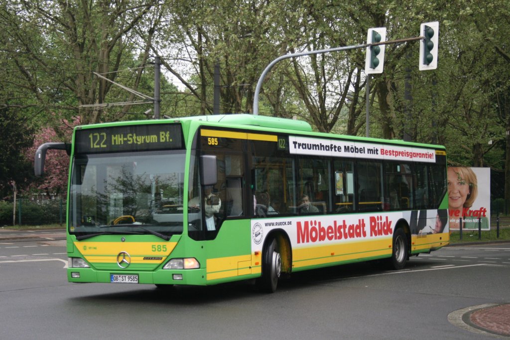 STOAG 585 (OB ST 9585) ist mit der Linie 122 am HBF Oberhausen angekommem.
2.5.2010