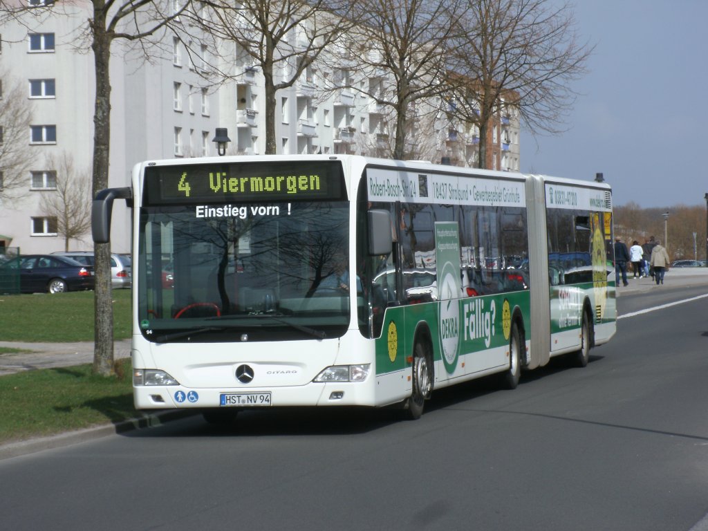 Stralsunder Stadtbus nach Viermorgen im Stadtteil Grnhufe,am 17.April 2013 gefahren von einem Mercedes Citaro Gelenkbus.