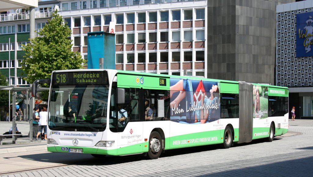 Straenbahn Hagen 978 (HA DF 978) mit Werbung fr den Wohnungsverein Hagen.
Hagen Stadtmitte, 26.6.2010.