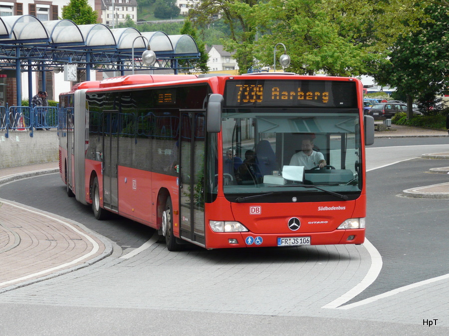Sdbadenbus - Mercedes Citaro FR.JS 106 unterwegs auf der Linie 7339 nach Aarberg bei den Bushaltestellen in Waldshut am 20.05.2010