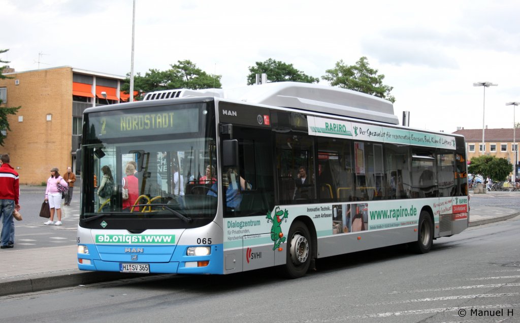 SVHI 065 (HI SV 365) mit Werbung fr Rapiro.
Hildesheim HBF, 16.8.2010.