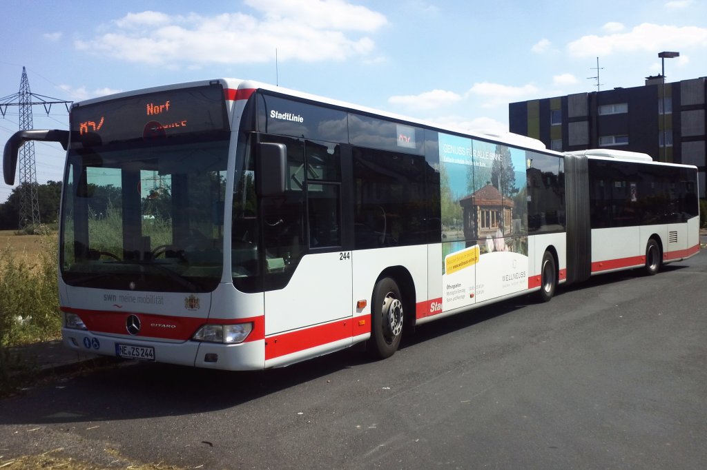 SWN Mercedes Benz Citaro Wagen(244) fhrt auf der Linie 852 in Richtung Norf Ulmenallee