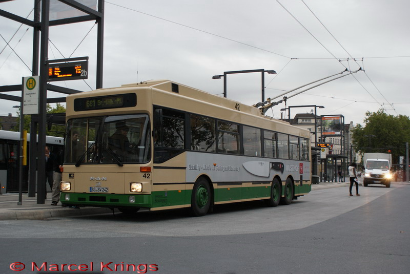 SWS 42 als Vertretter fr den Defekten 59 auf der Ritter Tour. Die Aufnahme am Solinger Hauptbahnhof