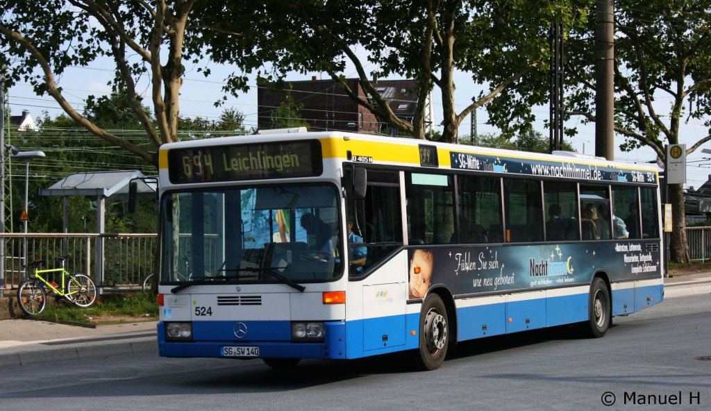 SWS 524 (SG SW 140) mit Werbung fr Nachthimmel.de.
Aufgenommen am HBF Solingen, 11.9.2010.
Diese Bild ist Historisch.
Die MB 405 N1 wurden alle abgemeldet.
Sie wurden ersetzt durch 3 Trige Citaro Solowagen.