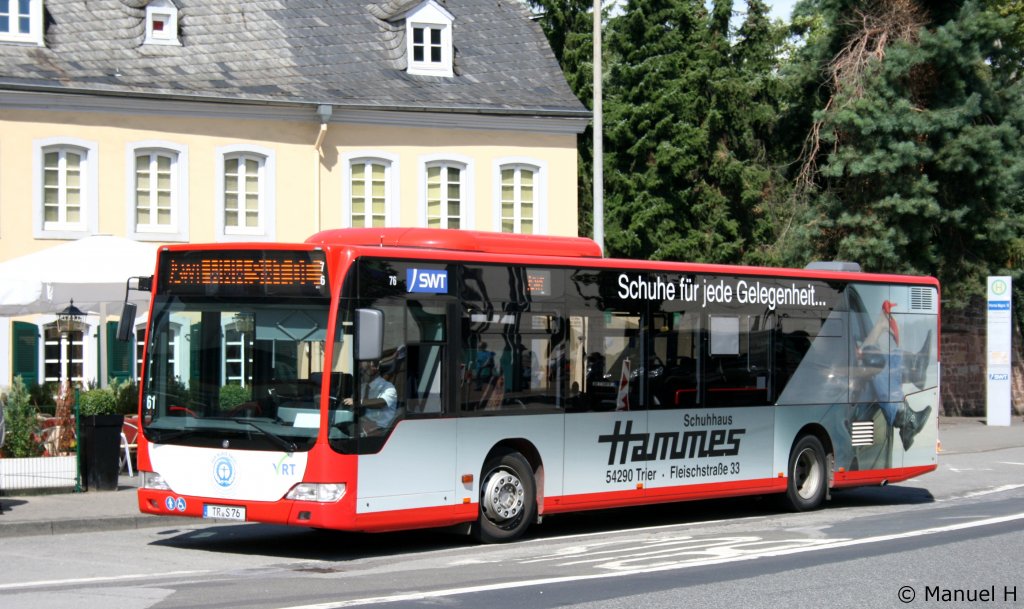 SWT 76 (TR S 76) wirbt fr das Schuhaus Hammes.
Aufgenommen an der Porta Nigra in Trier, 19.8.2010.
