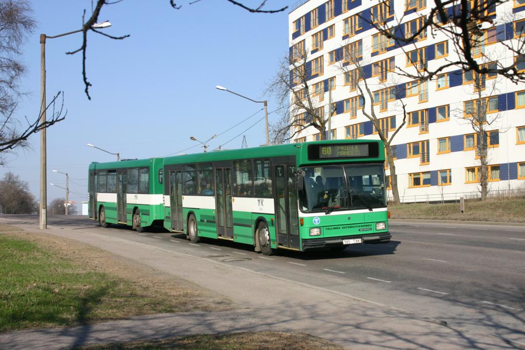 Tallinn /Estland) Scania Stadtbus Nr. 3565 mit Anhnger Nr.34
der Tallinna Autobussikoondis.